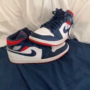 Jordan 1’s navy and red